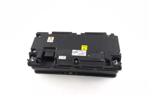 Audi Q7 4M Hybrid / electric car battery 4M0915105B