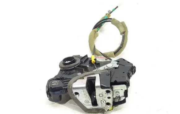 Toyota Highlander XU40 Front door lock 