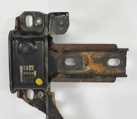Mazda 2 Gearbox mounting bracket D65139070