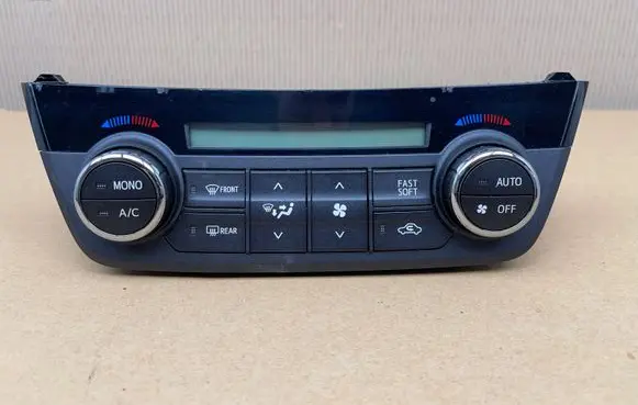 Toyota RAV 4 (XA40) Climate control unit