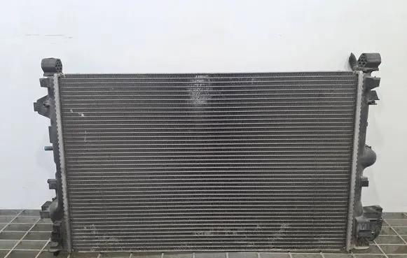 Opel Vectra C Coolant radiator 879738E 13196477