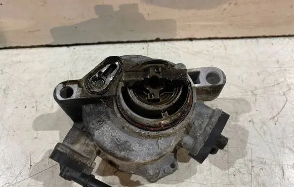 Citroen C4 I Picasso Vacuum pump 9684786780
