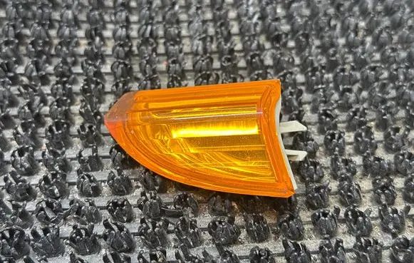 Volkswagen PASSAT CC Front indicator light 3C8807718 3C8807718A
