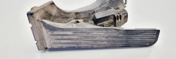 Volkswagen Touran I Accelerator throttle pedal 1T1723503H 6PV00868901 040804