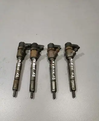 Opel Meriva B Fuel injectors set 0445110