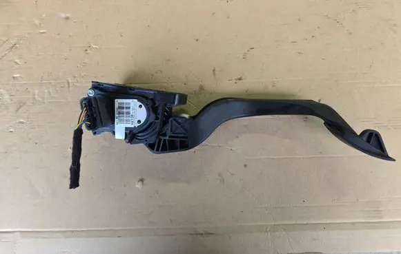 Peugeot 308 Accelerator throttle pedal 86ET38 0678991