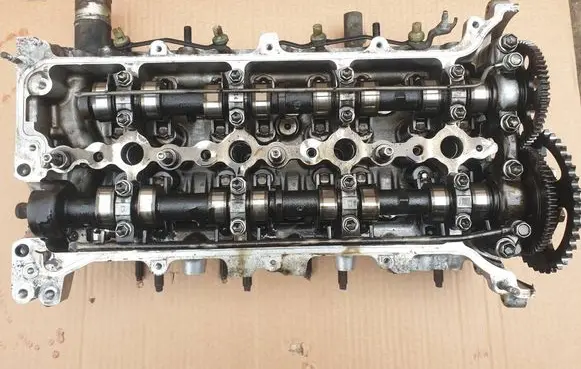 Toyota Avensis T250 Engine head 1ADFTV