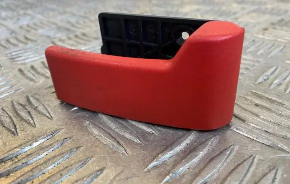 Mercedes-Benz E W212 Engine bonnet (hood) release handle