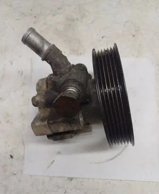Opel Insignia A Power steering pump 55563329