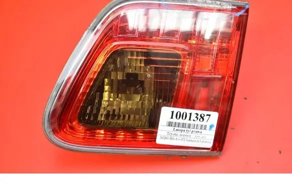 Toyota Avensis T270 Rear/tail lights