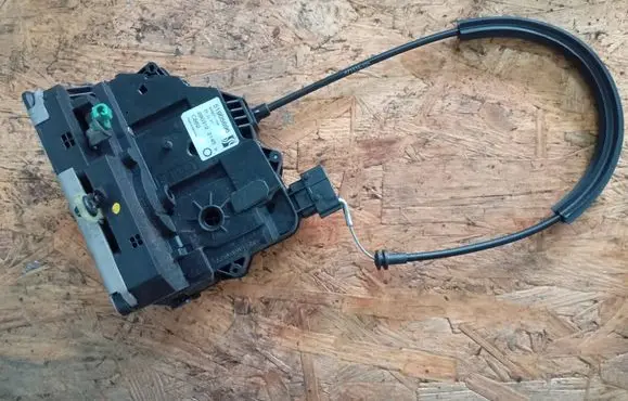 Fiat Grande Punto Coupe door lock (next to the handle) 51905696 970571104 2903122145B