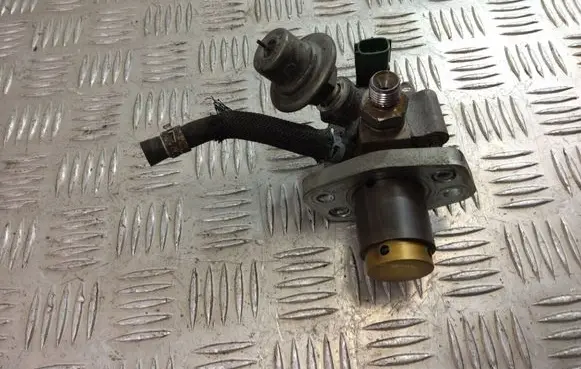 Lexus LS 460 - 600H Fuel injection high pressure pump 2310038100