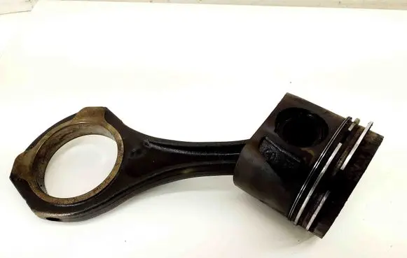 Mercedes-Benz E W212 Piston 