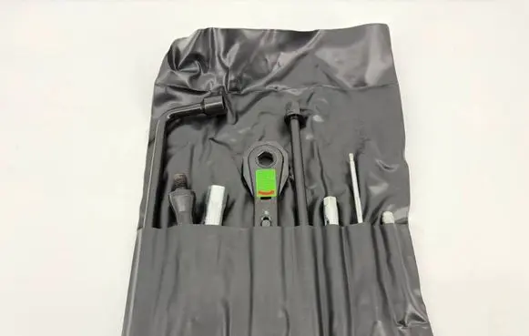 Mercedes-Benz Vito Viano W639 Tool set A6395800199 6395800199