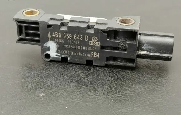 Audi A8 S8 D3 4E Airbag deployment crash/impact sensor 4B0959643D