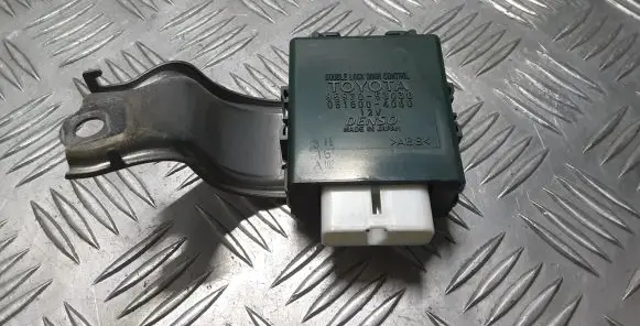 Lexus IS 220D-250-350 Door control unit/module 8597053030 0515004060