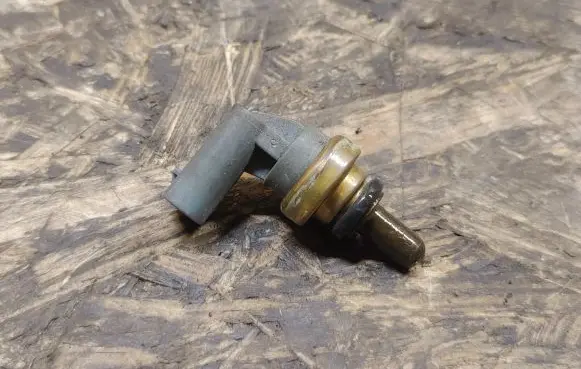 Jaguar XE Coolant temperature sensor G4D312A648AA