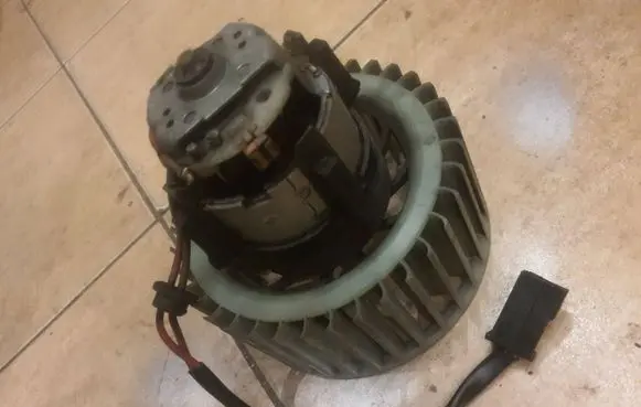 Audi 100 S4 C4 Heater fan/blower 3137220145