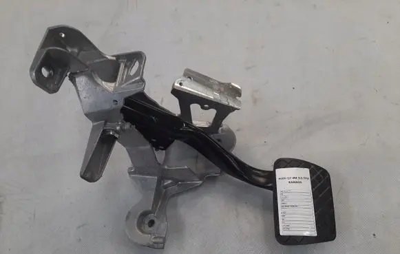 Audi Q7 4M Brake pedal 4M1723117B