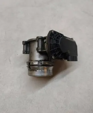 Volvo V40 Throttle valve 32202650