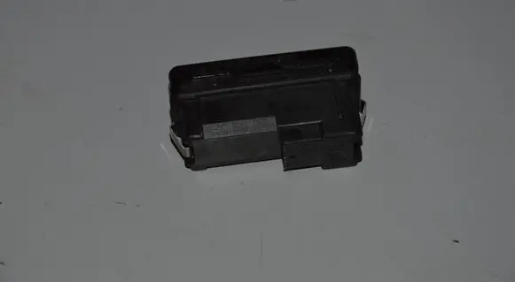 BMW 5 E39 Hazard light switch 8350947