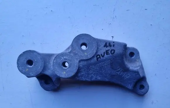 Chevrolet Aveo Engine mount bracket 96852617