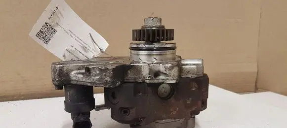 Renault Megane II Fuel injection high pressure pump 0445010099 8200680077 H8200385478