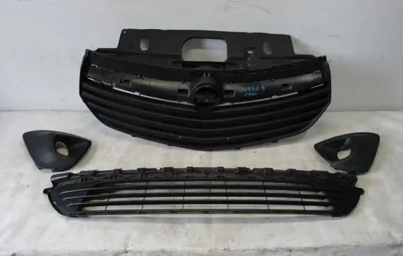 Opel Vivaro ACC Distronic radar sensor grill/trim 
