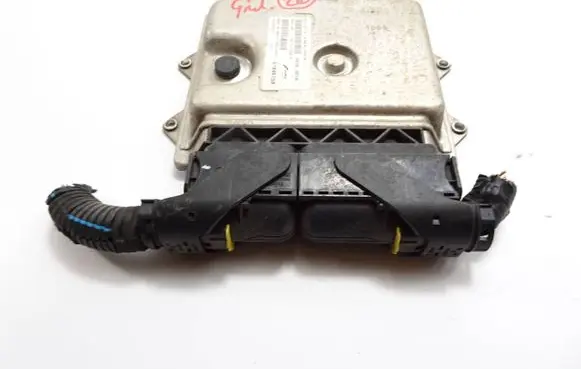 Alfa Romeo Giulietta Engine control unit/module 51896758 D419BD18 91UV3KL4L