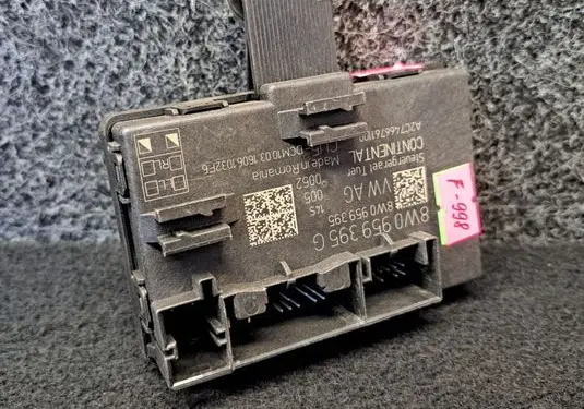 Audi A4 S4 B9 Door control unit/module 8W0959395G 8W0959395