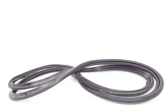 BMW X5 F15 Trunk rubber seal (body) 7385847 738584710