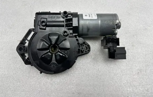 Mercedes-Benz S W222 Sunroof motor/actuator 0390200101
