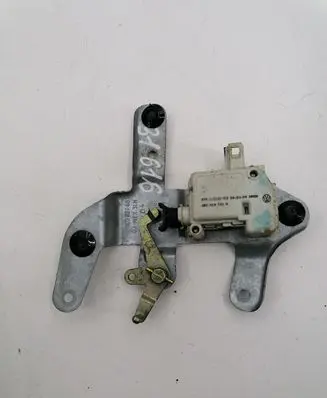 Volkswagen New Beetle Central locking motor 3B0959781A