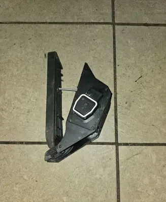 Mercedes-Benz C AMG W204 Accelerator throttle pedal A2043000004