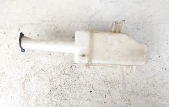Hyundai Accent Windshield washer fluid reservoir/tank 986101a000 98610-1a000