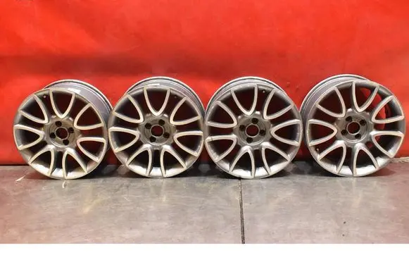 Chrysler Delta R18 alloy rim 735471885