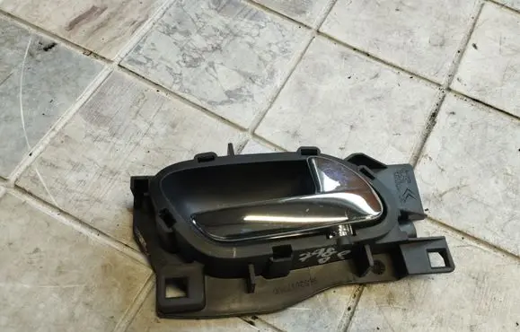 Peugeot 407 Front door interior handle 96526177VD