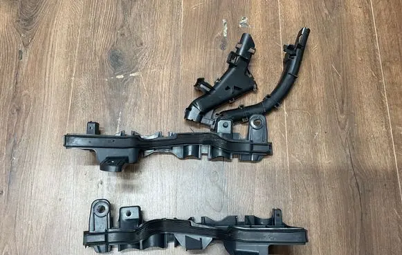 Mercedes-Benz E W213 Other engine bay part A2138310300 A2138310400
