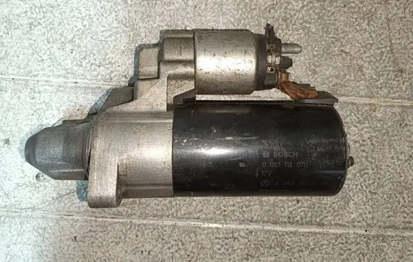 Mercedes-Benz ML W164 Starter motor A0061516101