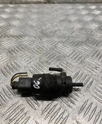 Audi A6 S6 C6 4F Windscreen/windshield washer pump 1J5955651
