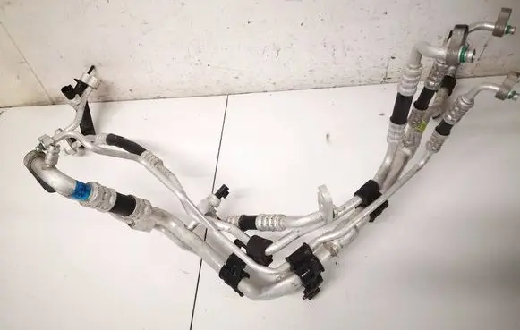 Hyundai Kona I Air conditioning (A/C) pipe/hose 