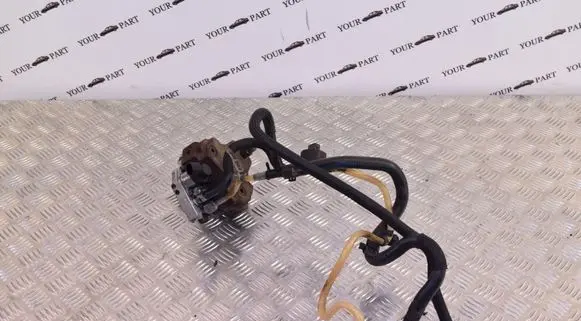 BMW 3 E90 E91 Fuel injection high pressure pump 7798333