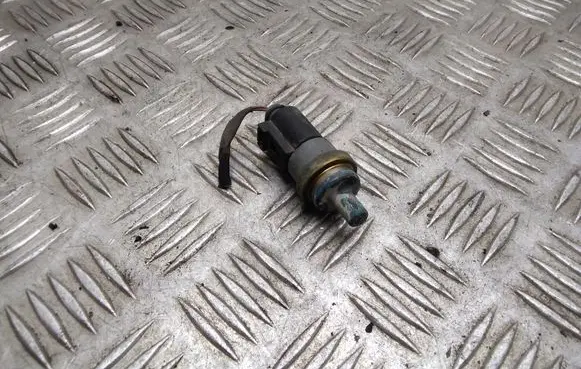 Volkswagen Touran I Air conditioning (A/C) pressure sensor 06A919501A