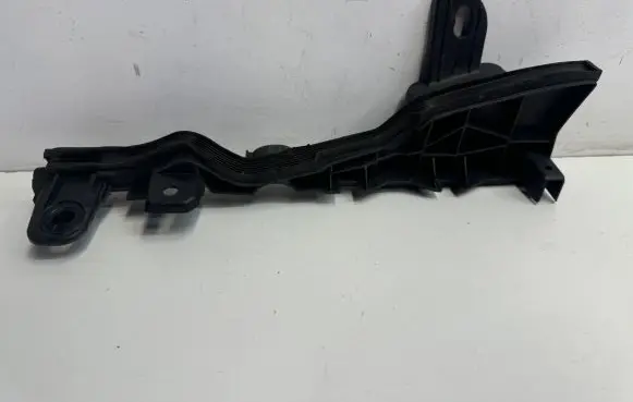 Mercedes-Benz E W213 Other engine bay part A2138310400
