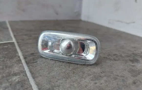 Audi A6 S6 C6 4F Front fender indicator light 8E0949127