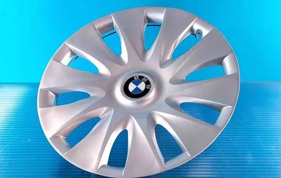 BMW 3 E90 E91 R16 wheel hub/cap/trim 6760469 17812610