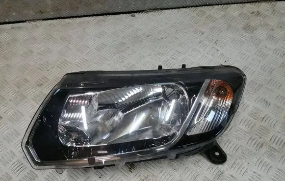 Dacia Sandero Headlight/headlamp 260604111R 00398450
