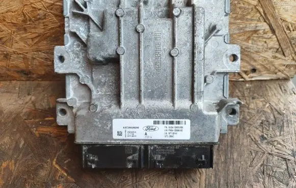Ford Escape III Engine control unit/module HJ5A12A650MA
