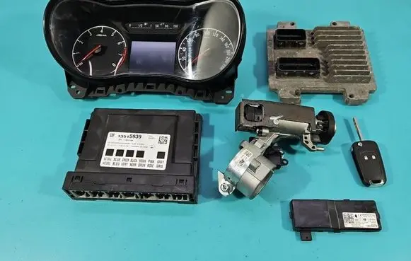 Opel Corsa E Engine control unit/module ECU 12679197 IMPRK1539567