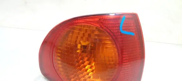 Toyota Avensis T220 Rear/tail lights